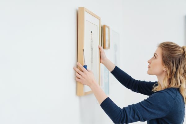 Picture Hanging Service in Lehi